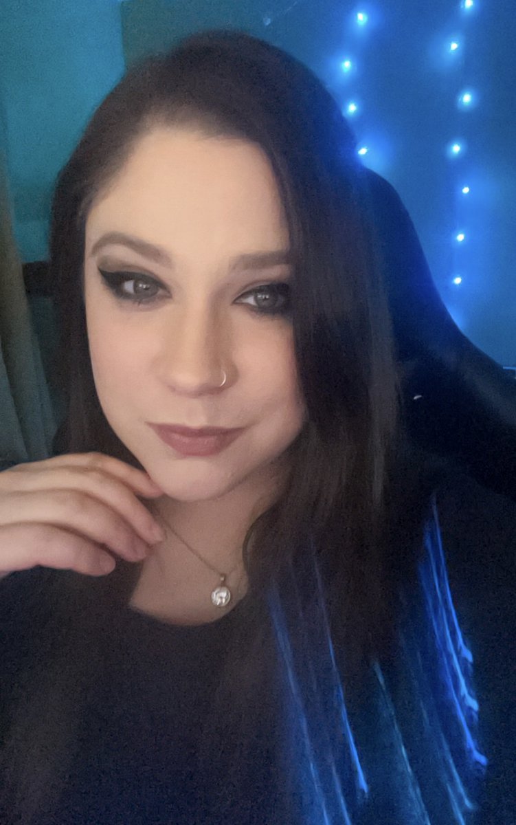 First stream of 2025! And starting a new game!
So many tell me not to play this one. But I'm doing it anyways 🤣 Dark Souls 2 first playthrough starts today! Also idk why my lights kept reflecting like that but oh well! twitch.tv/royalaqua
