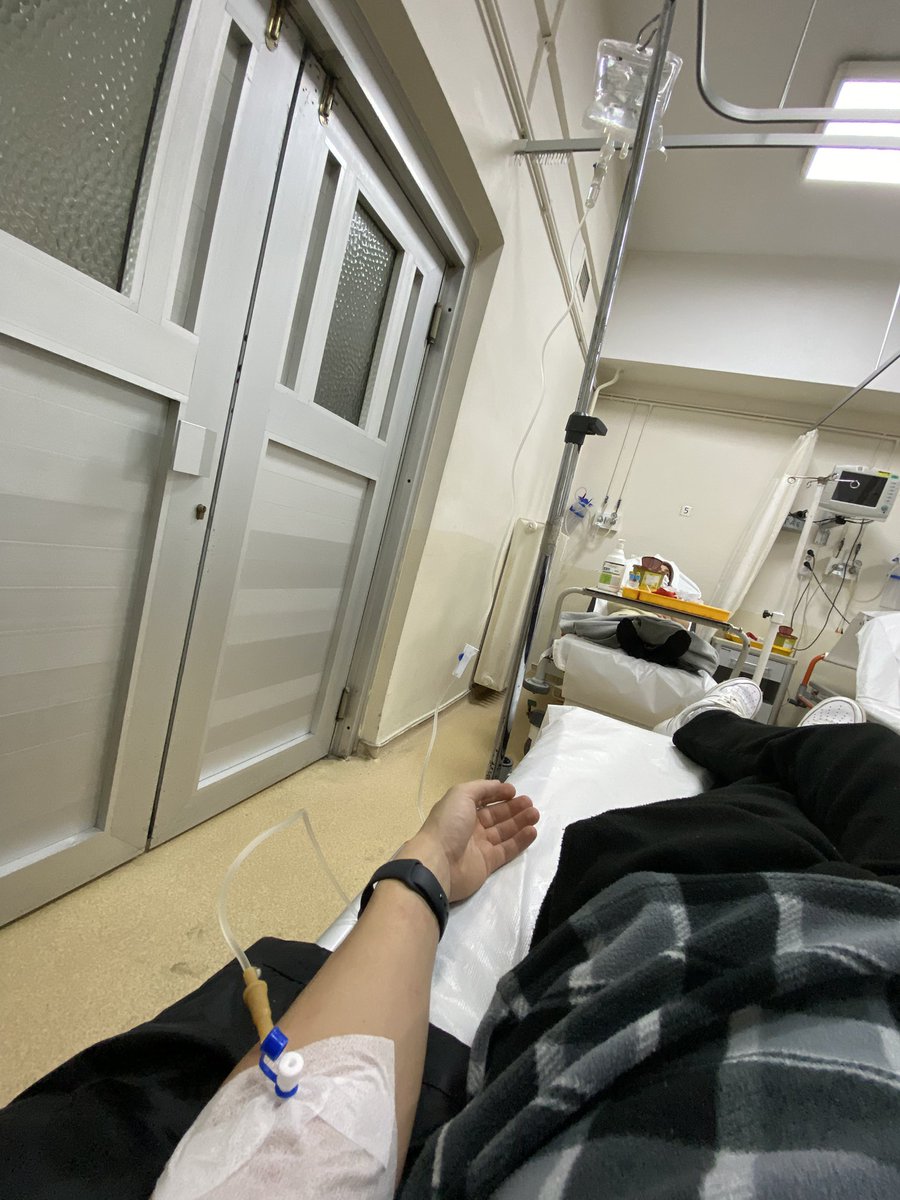 🏥