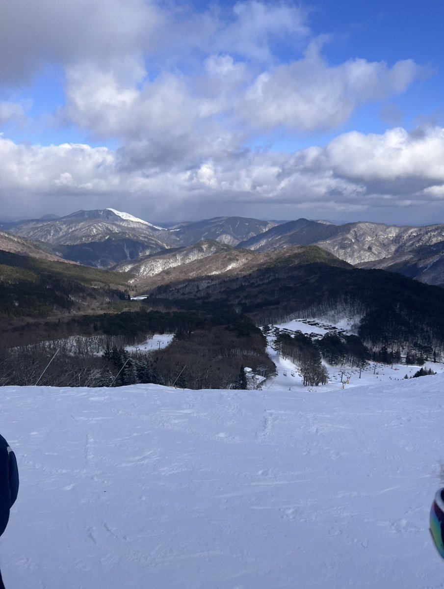 Matchan_Kitchen's tweet image. 堤防は寒すぎて釣りにならないから最近はスノーボードにハマってます