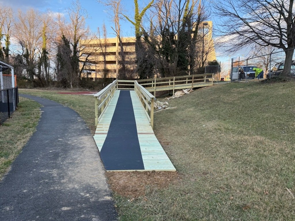 🏫 FCCPS open ON TIME, Thurs 1/9! NEW: HS overflow student parking moves to WMATA Metro lot ($3/day) with new campus access ramp. Watch for icy patches &amp; allow extra time for morning arrival. Drive safely! Details: fccps.org/alert #FCCPS