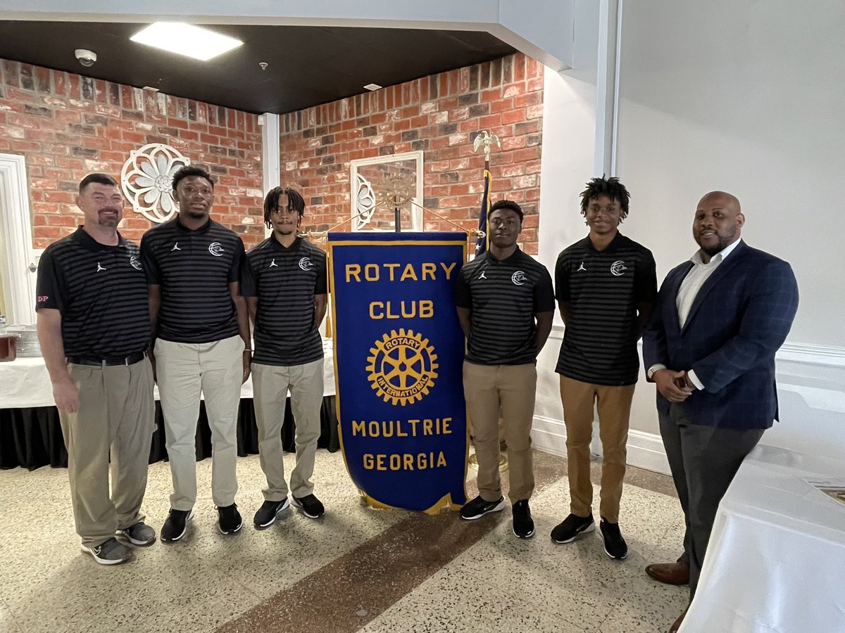 Colquitt County Men’s Basketball Seniors took part in the Rotary Club program. We had a great time Thank You Mr. Blalock and Mr. Taylor for having us.