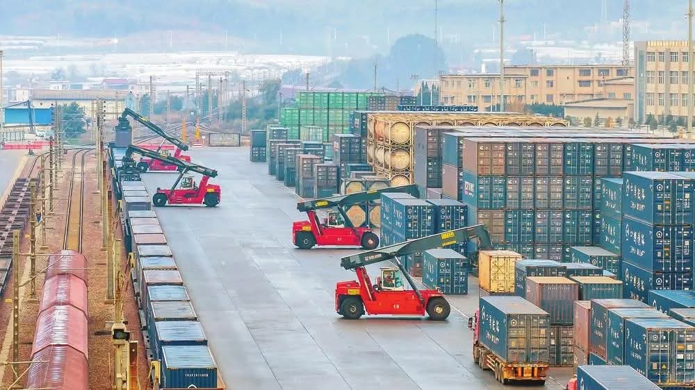 HarmonyYunnan's tweet image. On January 5, the General Administration of Customs issued 15 measures, including: supporting regions that really need and meet the conditions to apply for port opening or expansion according to the prescribed procedures.
#Openness #China 
#ImportandExportTrade