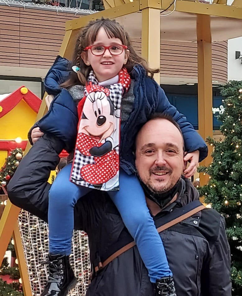 Tal día como hoy, hace 3 años, abandonamos la UCI en la que Vera pasó los últimos días de su corta vida. Con ella se fue la magia. Nos robaron sus besos, sus abrazos y su sonrisa. Nadie nos arrebatará jamás el amor verdadero. Te queremos infinito, pequeña ♥️🪜🌟
#SonrisaVera