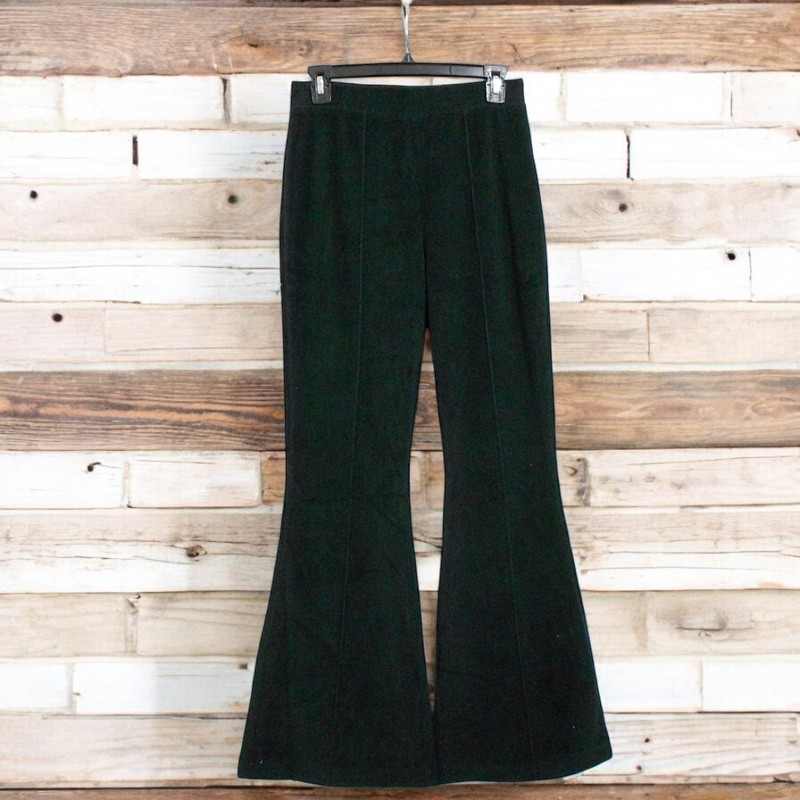 bevsshop's tweet image. Check out this listing just added to our #Poshmark closet: Aerie Pants S Navy Blue Flare Leg Rib Knit Corduroy High Rise Pull On Casual New. #aerie #womenspants #pullon #flareleg #knitcorduroy #highrise #casual #womensfashion posh.mk/yoMPmfkc0Pb #shopmycloset @poshmarkapp