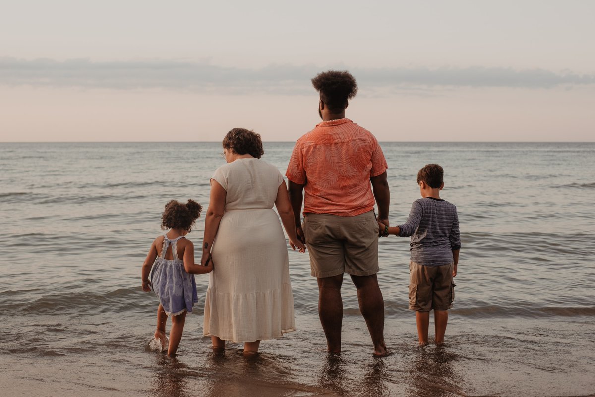 This new year, would you like to create a system that connects, strengthens and empowers your family? 

Try Family Connect today - visit familyconnect.org.au 
#FamilyConnect