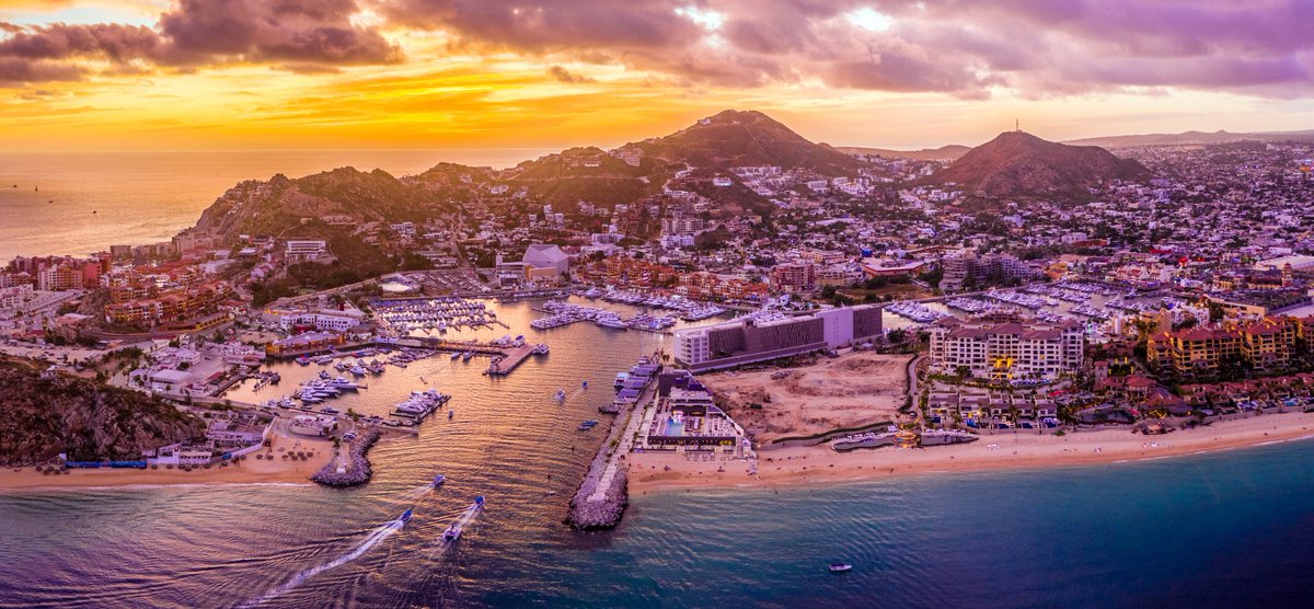 Cabo, paradise, home. How do you know this amazing place? ✨

#loscabos #destination #cabo