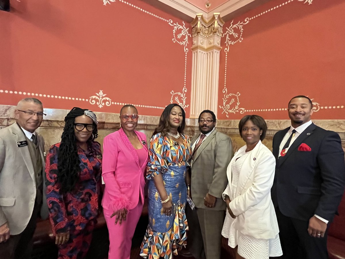 Kicking off CO’s 2025 legislative session today was beyond special for me. Being sworn in as Sen. President among my family, friends, &amp; colleagues was not just an honor, but a moment in our history that many of us will never forget. Let’s do this! ✨
