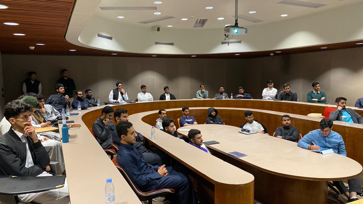 عقدت #الهيئة_العامة_للمنافسة لقاءً تعريفيًا عن نظام المنافسة وبرامج وخدمات الهيئة، بالتعاون مع جامعة الملك فهد للبترول والمعادن <a href="/KFUPM/">جامعة الملك فهد للبترول والمعادن | KFUPM</a>، في مقر الجامعة بمدينة الظهران .