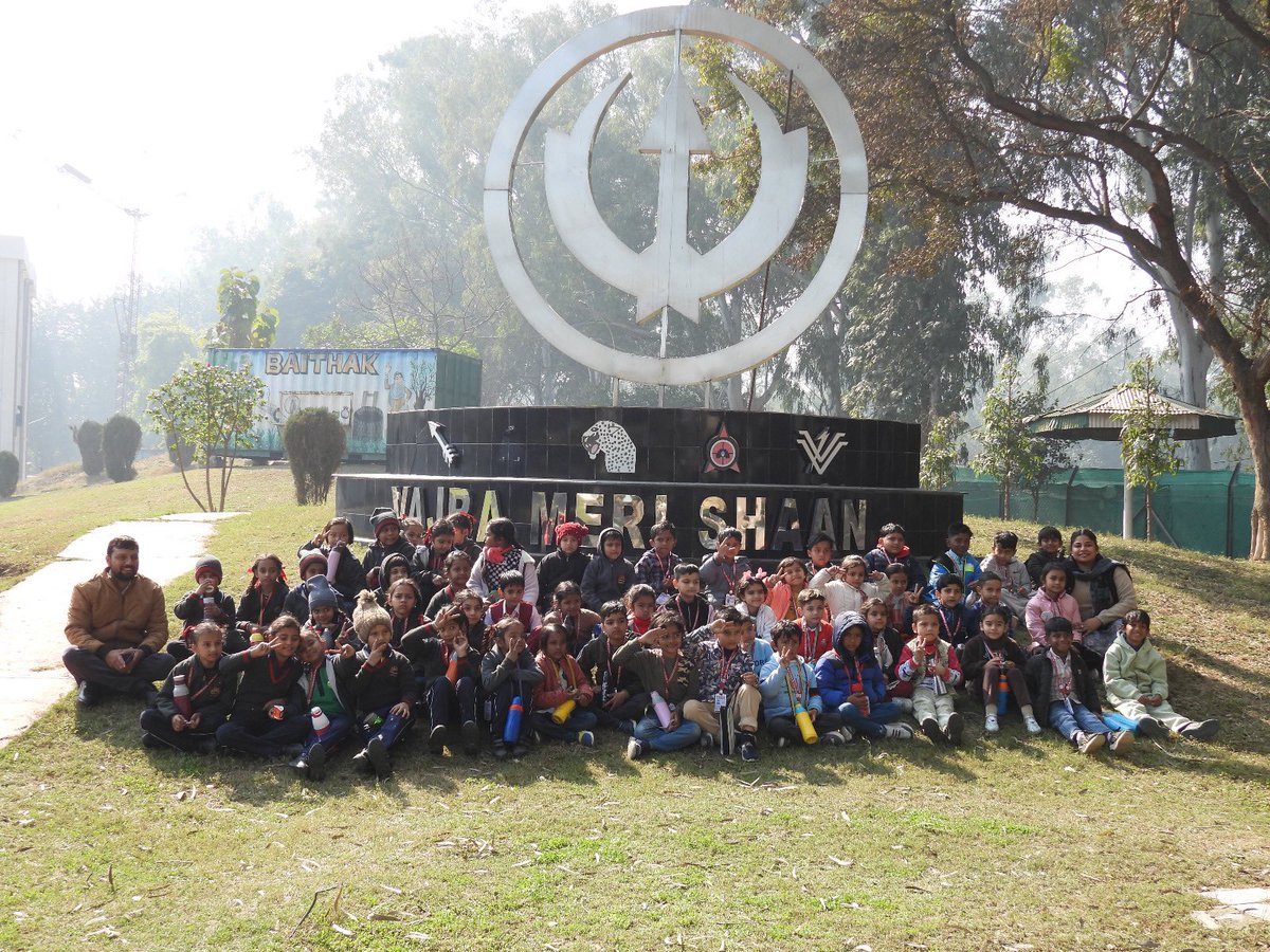 VajraCorps_IA's tweet photo. #IgnitingYoungMinds 
#NationBuilding 

283 young explorers from PM Shri Kendriya Vidyalaya No. 3, Jalandhar Cantt, were welcomed by the Vajra Corps at the iconic Vajra Museum. Immersed in India’s glorious military history, these curious minds left inspired to excel and serve the nation. #YoungSoldiers #IndianArmy #NationBuilding #InspiringLeaders

@adgpi @westerncomd_IA @pro_defence @ArmyPublicSchool @KVS_HQ @OfficialAwwa
@TinyDhillon  @rakeshsharma15  @kakar_harsha  @LtGenDPPandey  @MajorAliShah     
@JassiSodhi24 @majorgauravarya  @major_pawan