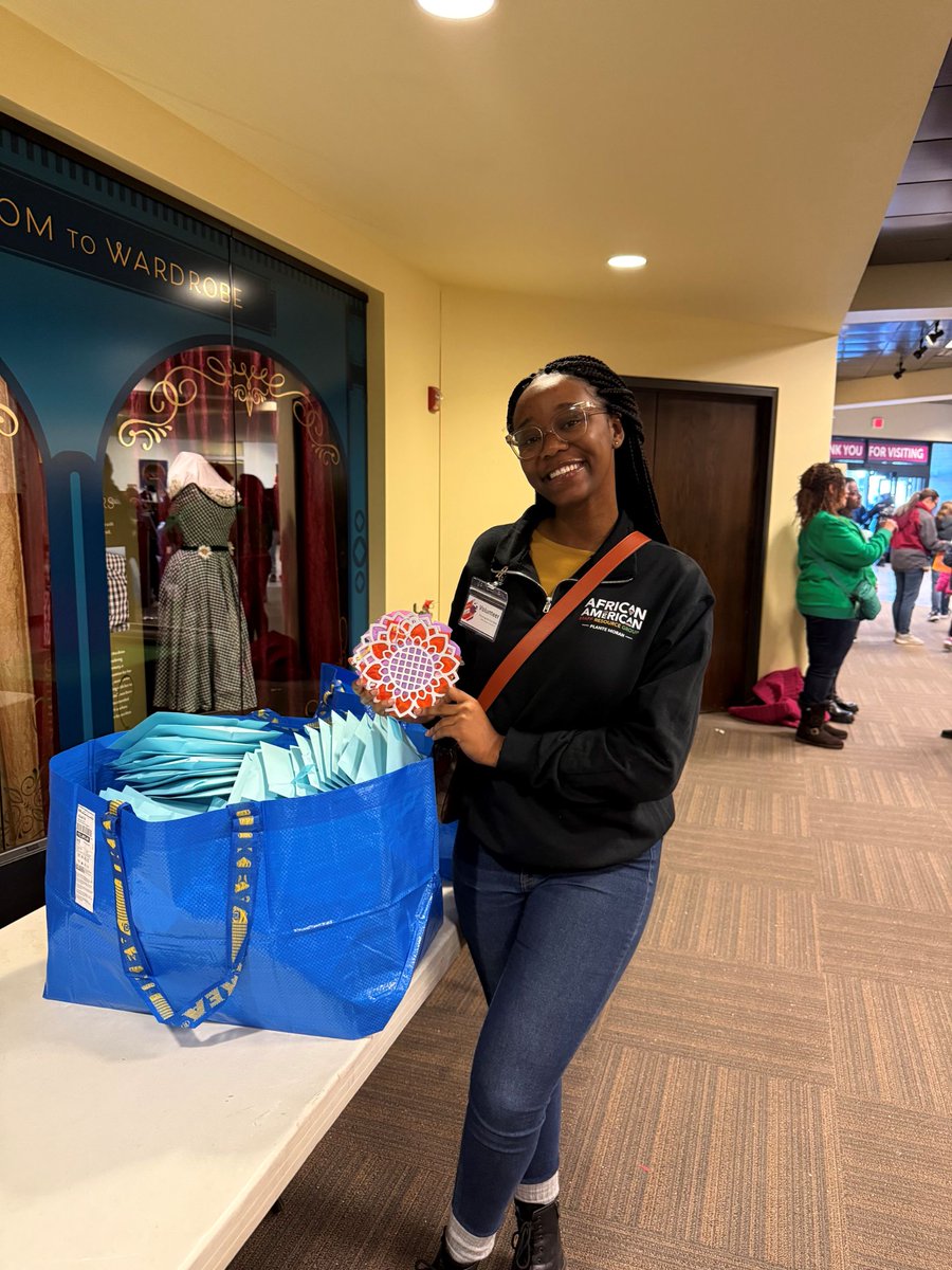 ScottPurtill's tweet photo. To honor the life and legacy of Rev. Martin Luther King Jr., our African American SRG hosted a regional day of service across our offices. Here’s how our teams came together to make a meaningful impact in our local communities. #MLKDay #PMCares #volunteer https://t.co/Cux6Ccowok