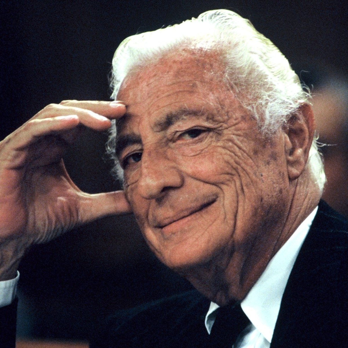 juventusfc's tweet photo. #OnThisDay nel 2003 a 81 anni ci lasciava l’Avvocato Gianni Agnelli 🤍🖤