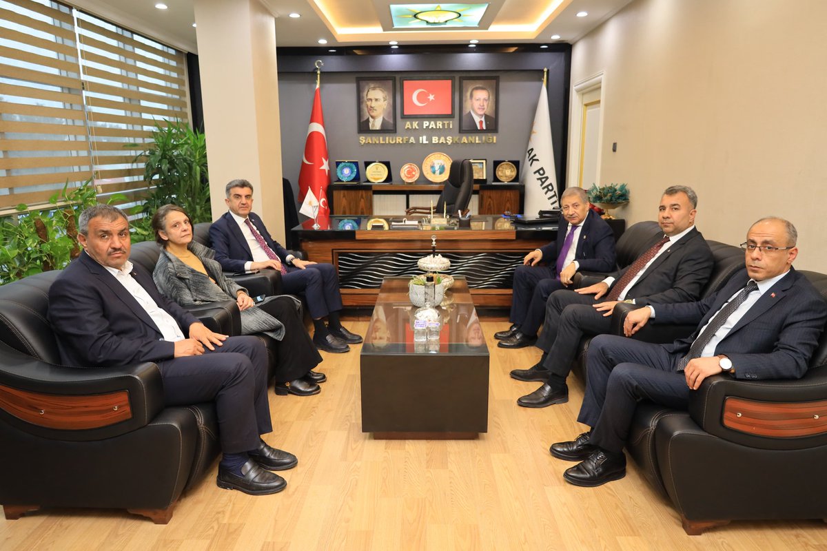 AK PARTİ ŞANLIURFA (@akpartiurfa) on Twitter photo AK Parti Şanlıurfa Milletvekilimiz Sayın M. Faruk Pınarbaşı, Birecik İlçe Başkanımız <a href="/AcilanErol/">Erol Ergin Açılan</a> ile birlikte İl Başkanımız <a href="/milhamigunbegi/">Mehmet İlhami GÜNBEGİ</a>'yi ziyaret ettiler.
Nazik ziyaretlerinden dolayı kendilerine teşekkür ederiz.
<a href="/erkankandemir/">Erkan Kandemir</a> <a href="/Akparti/">AK Parti</a>
<a href="/av_mfaruk/">Av.M.Faruk Pınarbaşı</a> AK Parti Şanlıurfa Milletvekilimiz Sayın M. Faruk Pınarbaşı, Birecik İlçe Başkanımız <a href="/AcilanErol/">Erol Ergin Açılan</a> ile birlikte İl Başkanımız <a href="/milhamigunbegi/">Mehmet İlhami GÜNBEGİ</a>'yi ziyaret ettiler.
Nazik ziyaretlerinden dolayı kendilerine teşekkür ederiz.
<a href="/erkankandemir/">Erkan Kandemir</a> <a href="/Akparti/">AK Parti</a>
<a href="/av_mfaruk/">Av.M.Faruk Pınarbaşı</a>