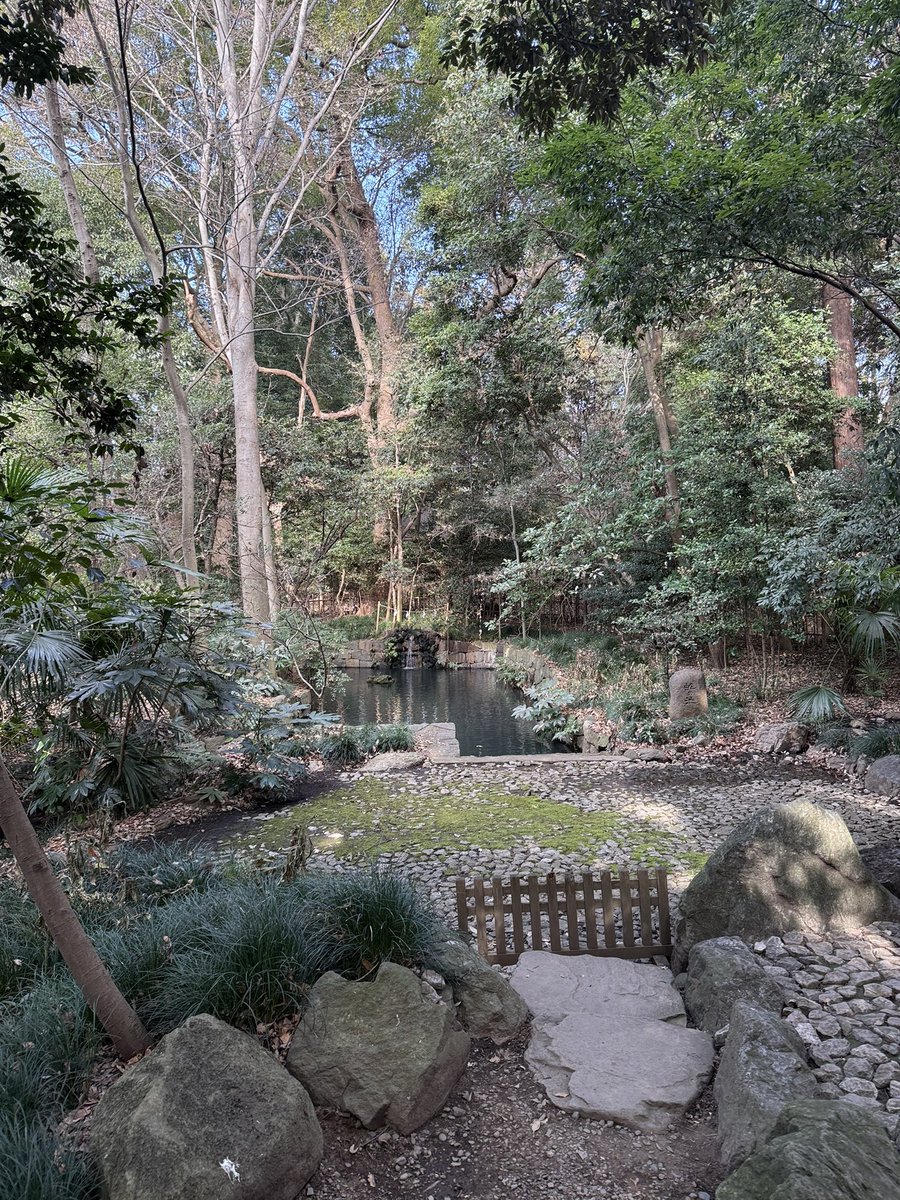 ct0_ax's tweet photo. 会社の新年祈祷へ来ました！

実は神社でのご祈祷を受けるのは、人生で初めてだったので、とても緊張しましたが、無事に終わりました。

玉串奉納、難しい😓

#武蔵一宮氷川神社 https://t.co/GoWpQ4Egao