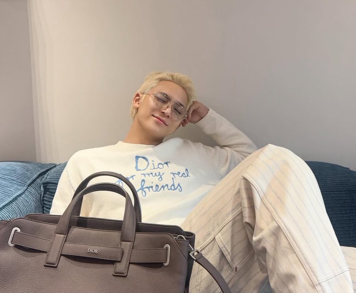 WELCOME BACK, BLONDE KIM MINGYU! 😭🤍