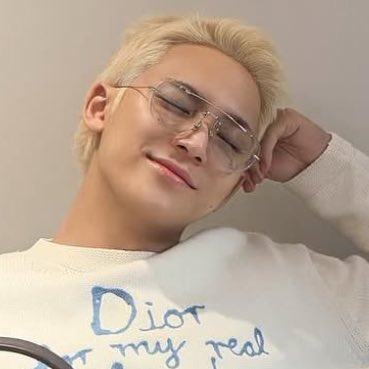 xueishaoo's tweet photo. BLONDE MINGYU WE CHEEREEEEED 😭🤍 https://t.co/KFPs1ouAgo