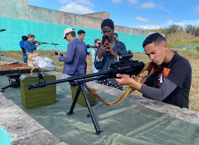InesMChapman's tweet photo. El Ejercicio Estratégico #Bastión2024 continua, preparación para la defensa de la patria con la unidad de cubanas y cubanos, con el #PuebloUniformado #CubaVencerá https://t.co/ewnC2ynbiA
