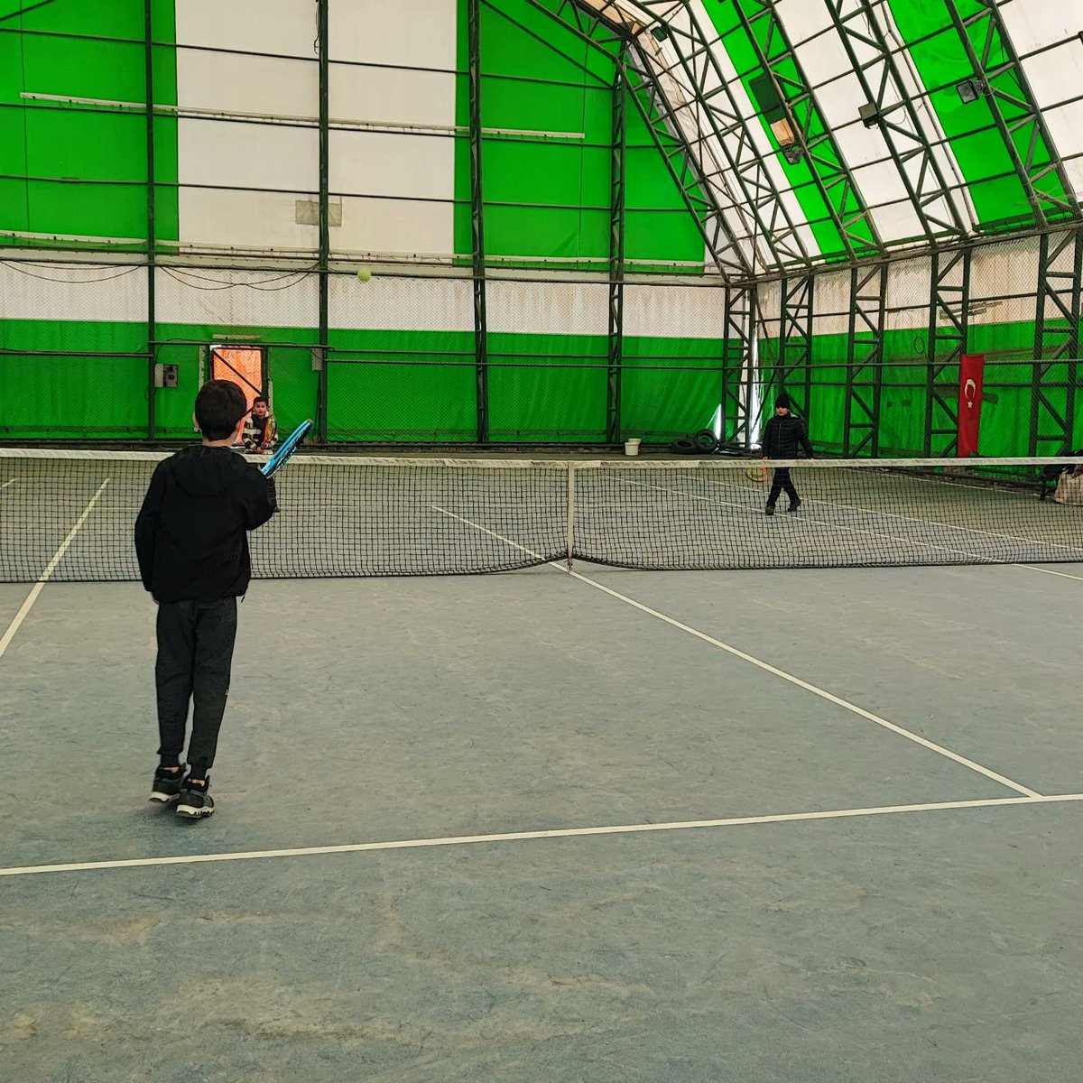 📌Spor Okulları projesi kapsamında tenis kursu antrenmanı antrenörlerimiz eşliğinde İl Müdürlüğü Tenis Kortu'unda gerçekleştirildi. 

🎾🎾🎾