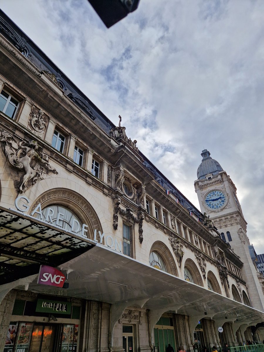 Alex🚈 (@cdbalex) on Twitter photo Depuis ici, direction <a href="/marseille/">Ville de Marseille</a> avec <a href="/TGVINOUI/">TGV INOUI</a> 🚆
Bonne fin de semaine 👋 
#SNCF Depuis ici, direction <a href="/marseille/">Ville de Marseille</a> avec <a href="/TGVINOUI/">TGV INOUI</a> 🚆
Bonne fin de semaine 👋 
#SNCF