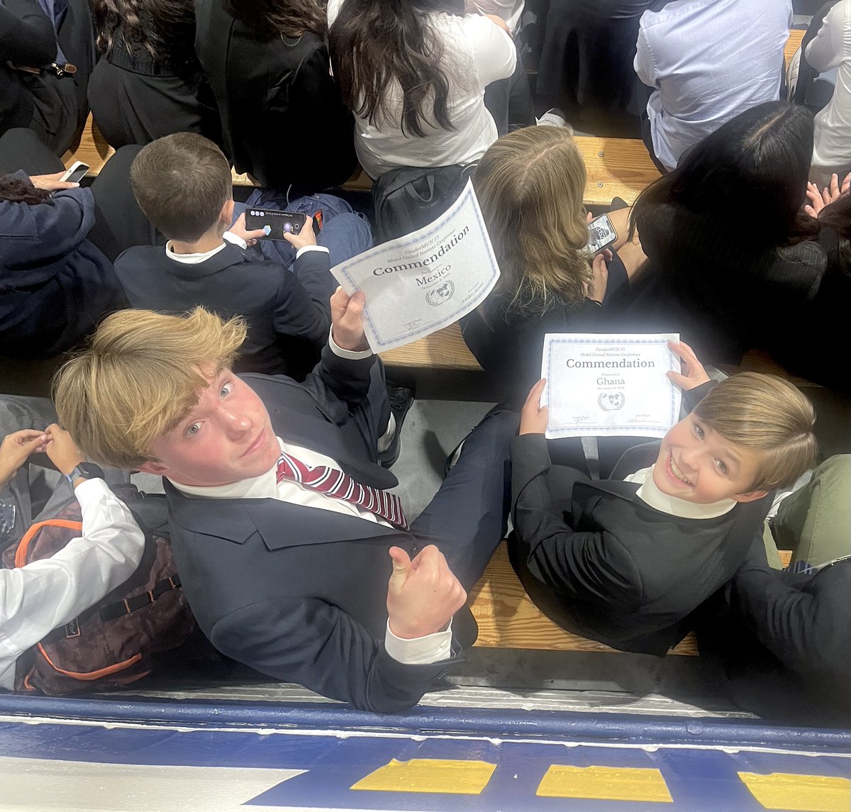 ElSegundoUSD's tweet photo. El Segundo Middle School has formed its first Model United Nations (UN) team, led by Mr. Al Luna! Mr. Luna worked closely with the students, leading them to win FOUR commendations at their December convention.

Congratulations to Mr. Luna and the Model UN team! 🏅🌎 #ESUSD https://t.co/mougXuINVk