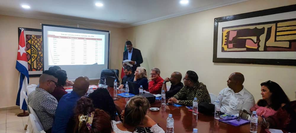 AbelendaCuba's tweet photo. Desde #CubaVencerá Felicitamos a la Brigada Médica #Cubana en #Gambia por su encomiable labor humanitaria y solidaria durante 2024 en esa hermana y agradecida nación #africana. #CubaEsSolidaridad NO terrorista. https://t.co/g2hZkssY4F
