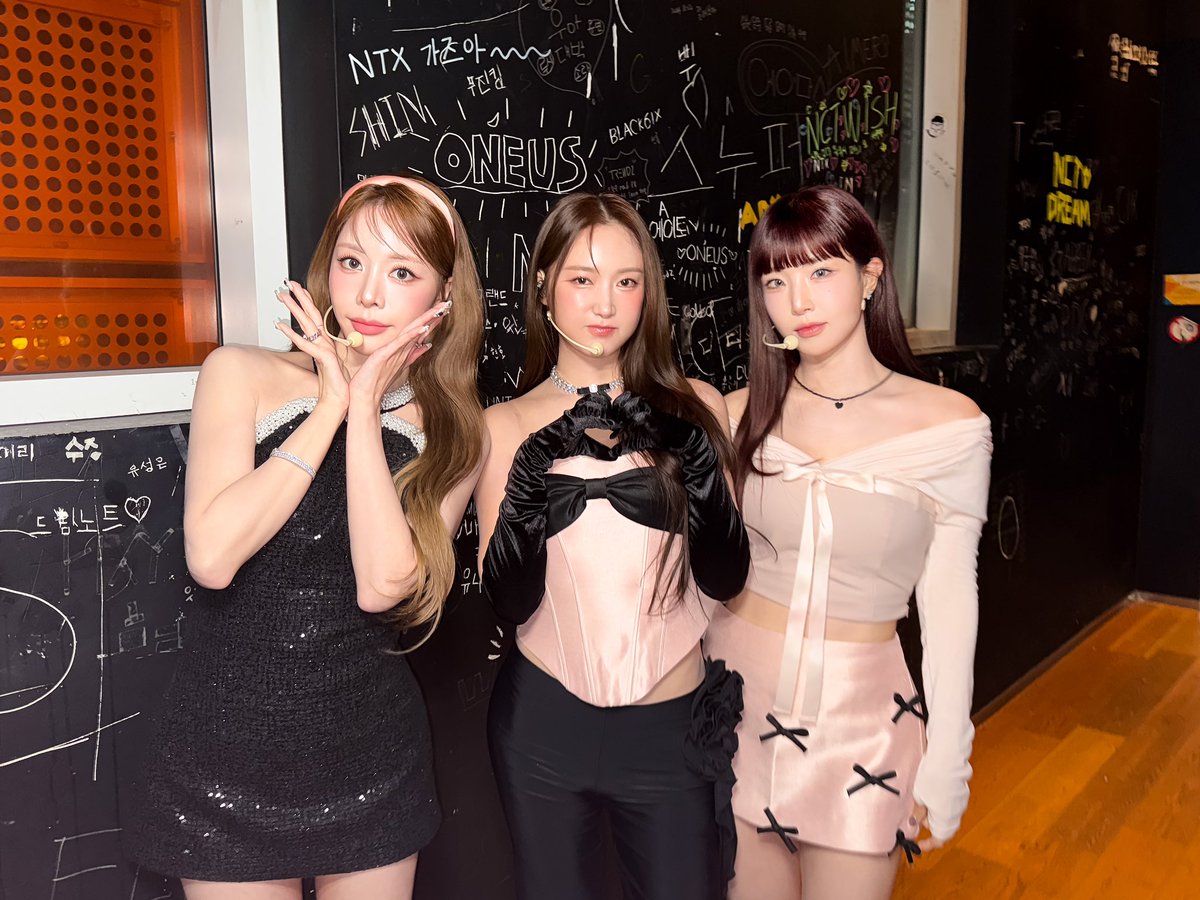 weare_bbgirls's tweet image. 📷 // 250123 Mnet 엠카운트다운

쁘이와 함께 써 내려간 엠카운트다운✍🏻💟

#브브걸 #BBGIRLS
#LOVE2