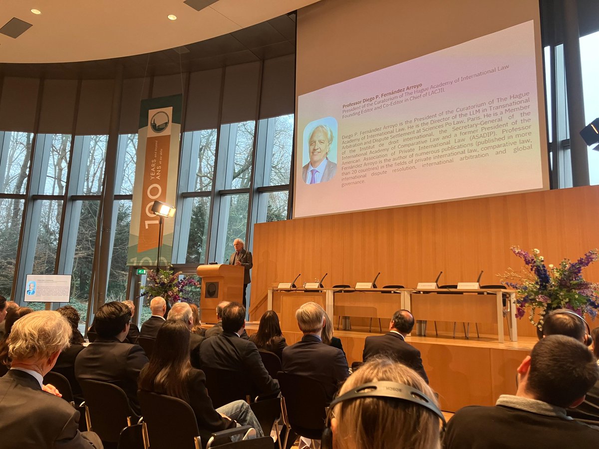 EmbaMexNL's tweet photo. Amb. @CMorenoToscano1 attended a #DiscussionPanel for the launching of the new Latin American and Caribbean Journal of International Law @LACJIL, which will provide a great opportunity for 🇲🇽 and the countries in the region to highlight their contributions to #InternationalLaw https://t.co/e8p6vJPANn