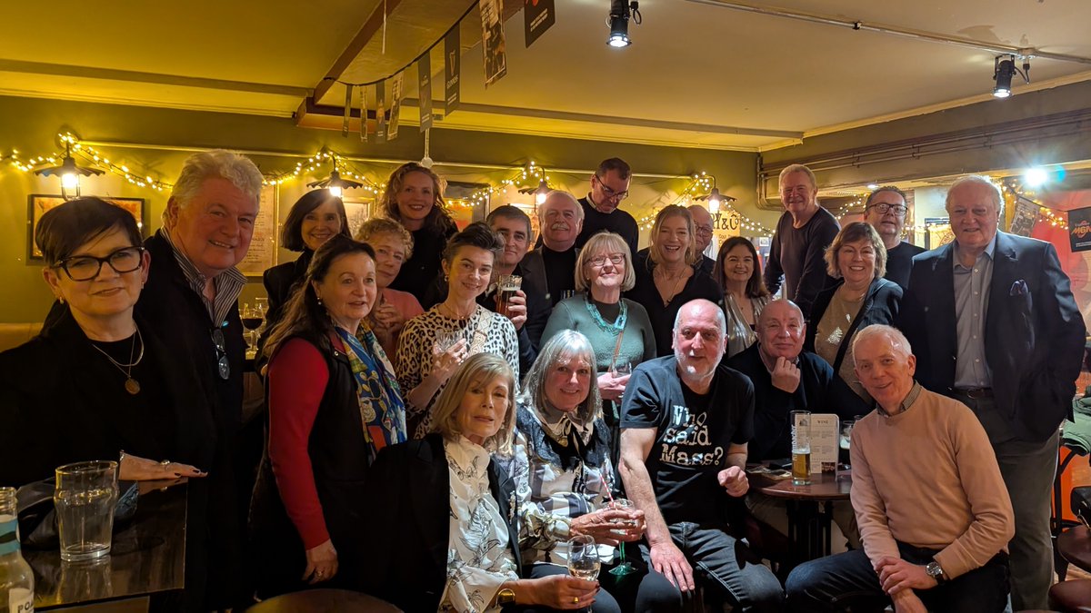 patomahony1's tweet photo. Got the ol' #Head2Toe crew back together for a few bevs last night. Just over 35 yrs since we went on air in Nov '89 a year after @martylyricfm &amp; co kicked it all off. Reminisced, caught up and remembered old colleagues. More pics as I get 'em.
HT @andrewtbyrne &amp; @Christchurchinn https://t.co/snzq5hLiq3