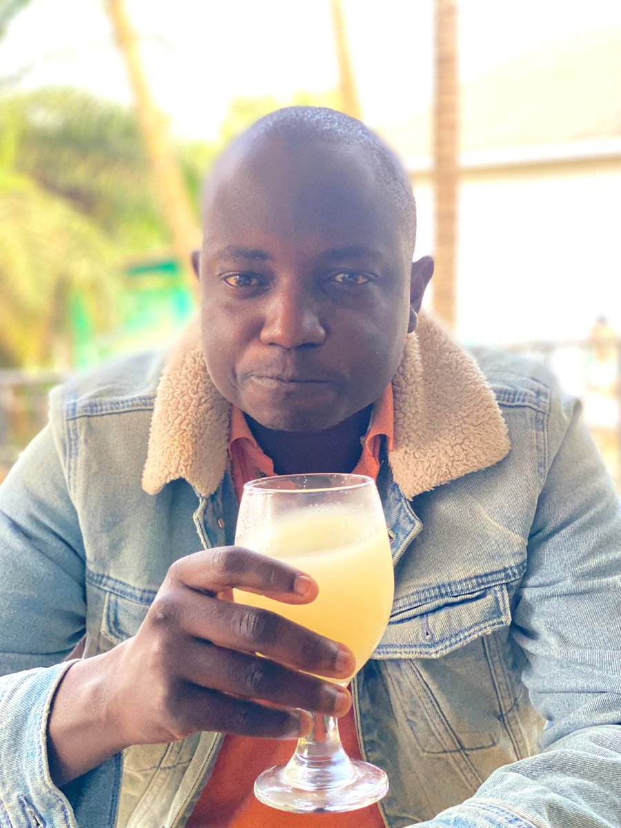 Tried some west African food today, Egussi, okra and Palm wine at Plight of Benin. The taste is familiar though…😊