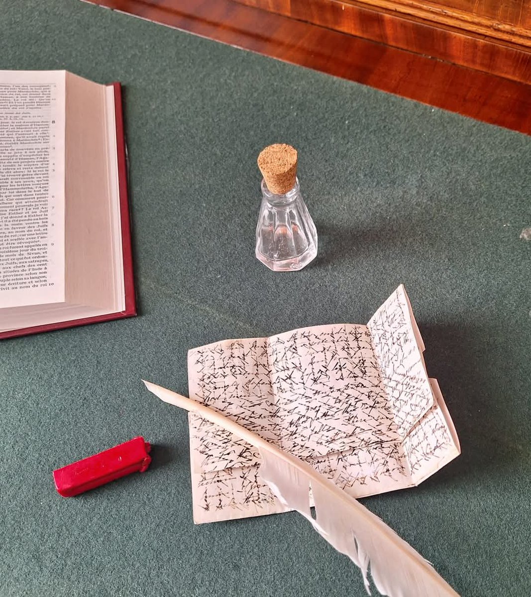 Riversdale1801's tweet image. National Handwriting Day! 

Are you good at reading &amp;amp; deciphering handwriting &amp;amp; cursive? Interested in volunteering to transcribe historic documents to make them accessible to researchers &amp;amp; the public? If so, send an email to: riversdale@pgparks.com 

#transcribe #HandwritingDay