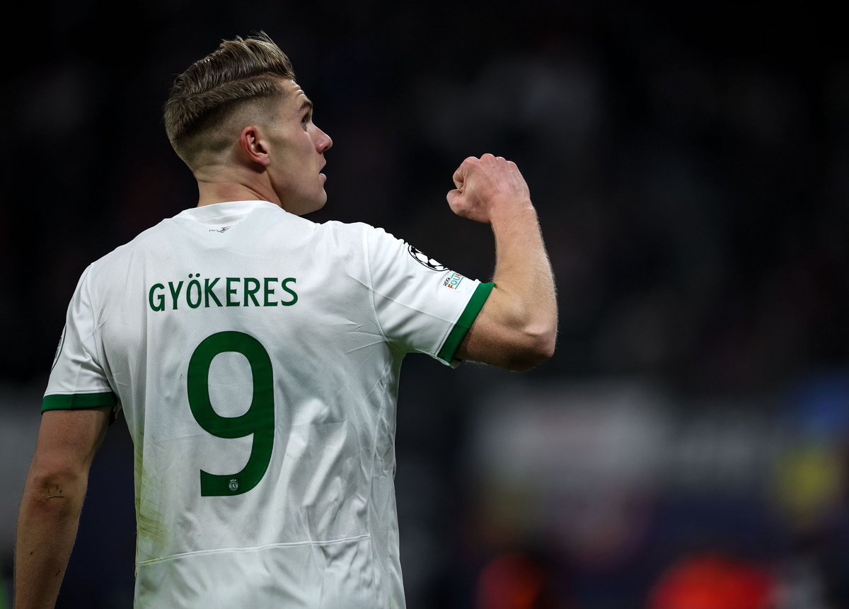 SportingCP's tweet photo. Viktor Gyökeres fez o 6.º golo na @ChampionsLeague e igualou Liedson como o melhor marcador dos Leões na competição ⭐️
O golo do nosso número 9️⃣ está nomeado para 𝙂𝙤𝙖𝙡 𝙊𝙛 𝙏𝙝𝙚 𝘿𝙖𝙮 ⚽️ Vota, aqui 👉 https://t.co/kjSGGXFvtz https://t.co/xUn5PxIafP