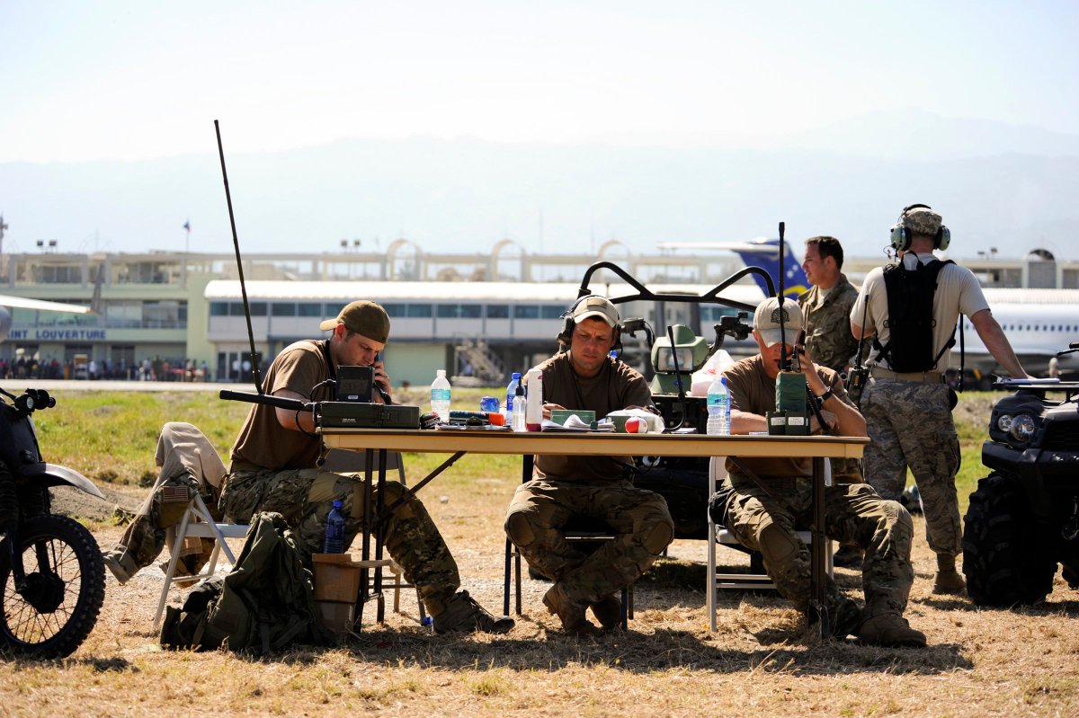 CombatControlFn's tweet image. 23 JAN 2010 | Operation Unified Response - #CombatControllers from 23rd Special Tactics Squadron, talk to aircraft circling the Port Au Prince Airport. Operation Unified Response air operations were similar to the Berlin Airlift with aircraft landing every five minutes.