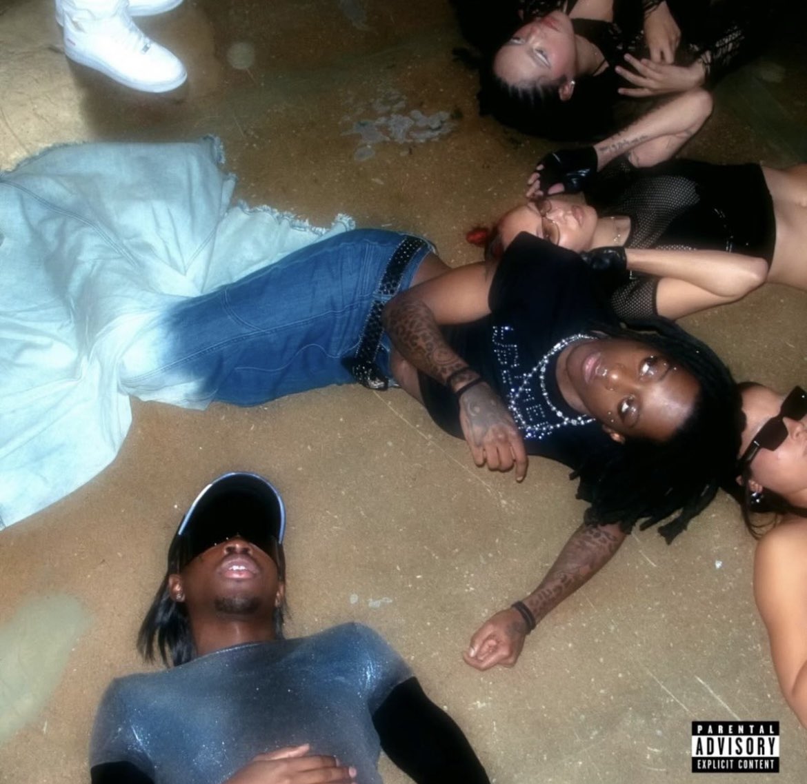 LilNasXDay's tweet photo. @LilNasX @DestinConrad appears in cover art for @LilNasX's #LightAgain but is not the lead vocalist (or any vocalist) in the song. A solid answer in this analogy is Lil Nas X since he also appears in cover art for @Skaiwater's "light!" but is also not the lead vocalist. https://t.co/sehrTJIUqw