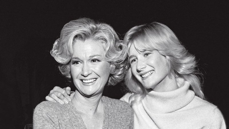 oxentepipoca's tweet photo. As mães e filhas indicadas ao Oscar:

- Judy Garland e Liza Minnelli
- Diane Ladd e Laura Dern
- Janet Leigh e Jamie Lee Curtis
- Ingrid Bergman e Isabella Rossellini
- FERNANDA MONTENEGRO E FERNANDA TORRES. 🇧🇷 https://t.co/J629Jx8kCz