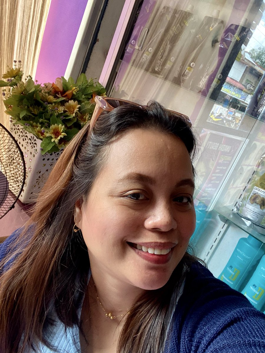 Doutsider38's tweet photo. Happy Thursday everyone๐ซฐ๐ป๐
#selfieThursday #SelfCare #thursdaymood https://t.co/kWgt32ax6d