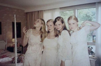 PISCESPRADA's tweet image. girl core