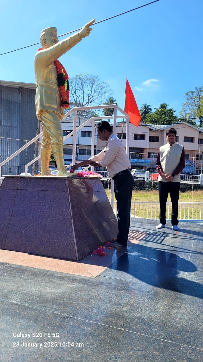 NorthAndaman's tweet photo. Remembering the legendary Netaji Subhas Chandra Bose on his 128th birth anniversary! Floral tributes laid by Shri. Kamaleshwar Rao S, IAS, Assistant Commissioner Diglipur and other staff of various depts. at Diglipur. #NetajiJayanti #SubhasChandraBose https://t.co/mV396oxVKr