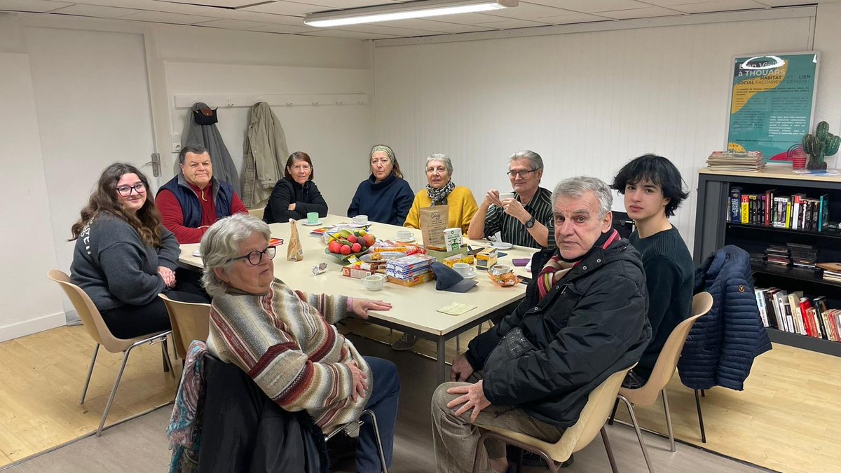 Faitsdecoeurs33's tweet photo. Café papote à l'ilot Saint Malo (Thouars) Asso Fait de Coeurs mardi 22 Janvier https://t.co/gbc8Nq0ju9