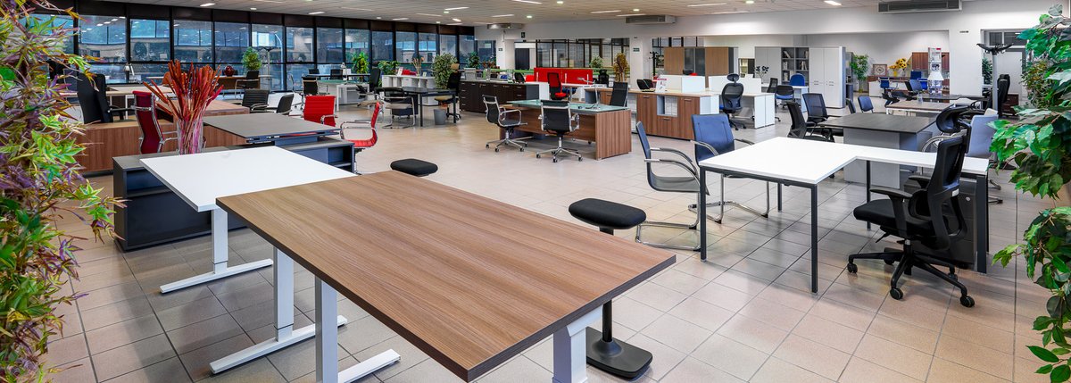 fumuoffice's tweet photo. Scopri il nostro showroom a Castel dell'Aquila! 📷
Se stai cercando mobili per ufficio che combinano stile, ergonomia e funzionalità, il nostro showroom è il posto perfetto per te.
📷 Indirizzo: Via Valle Molina, 9 - 05026 Castel dell'Aquila - Montecastrilli  Terni (TR)
@follower https://t.co/Iq9ZJkTbe6