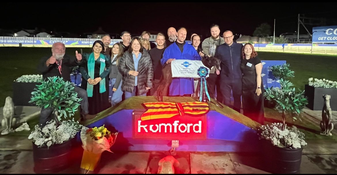 GbSkips's tweet image. Throwback Thursday! 📸 

Back to an incredible night at the Greyhound Stadium with @RomfordDogs back in September 2024.

We’re proud of our 3-year sponsorship and had an amazing time with our customers. Here’s to more great nights ahead—bring on the next one! 🏆 

@RPGreyhounds