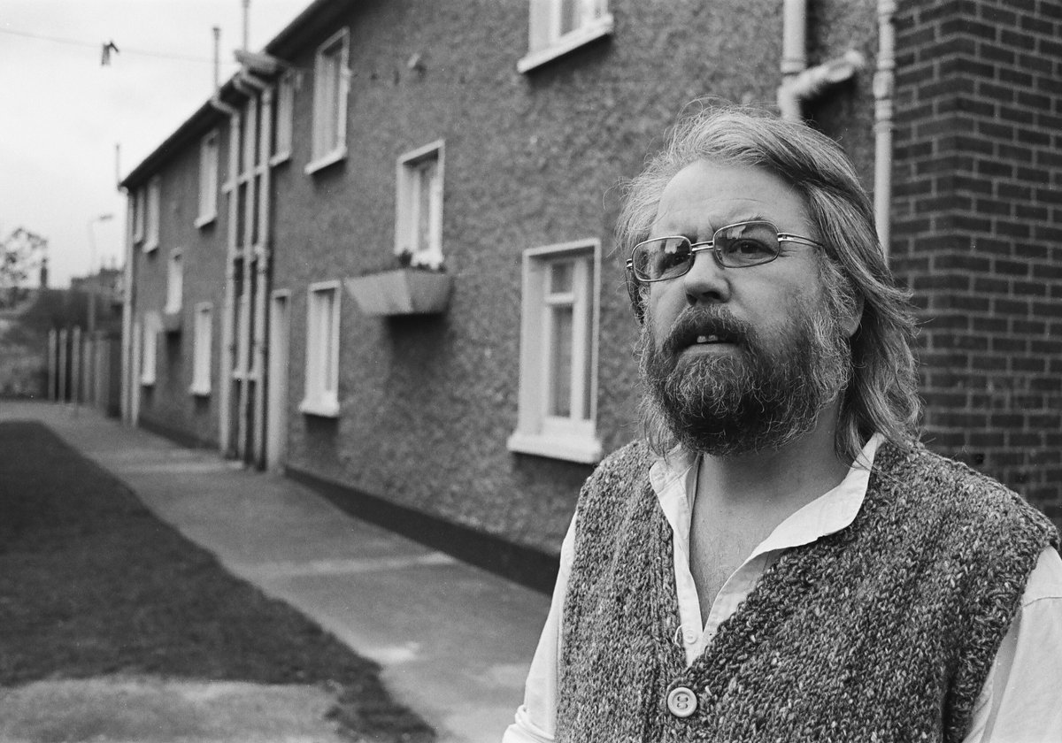 colm_pierce's tweet photo. Liam Kennedy from the Sackville String Band, Dublin 1989 #music https://t.co/FGwVgTb4pX