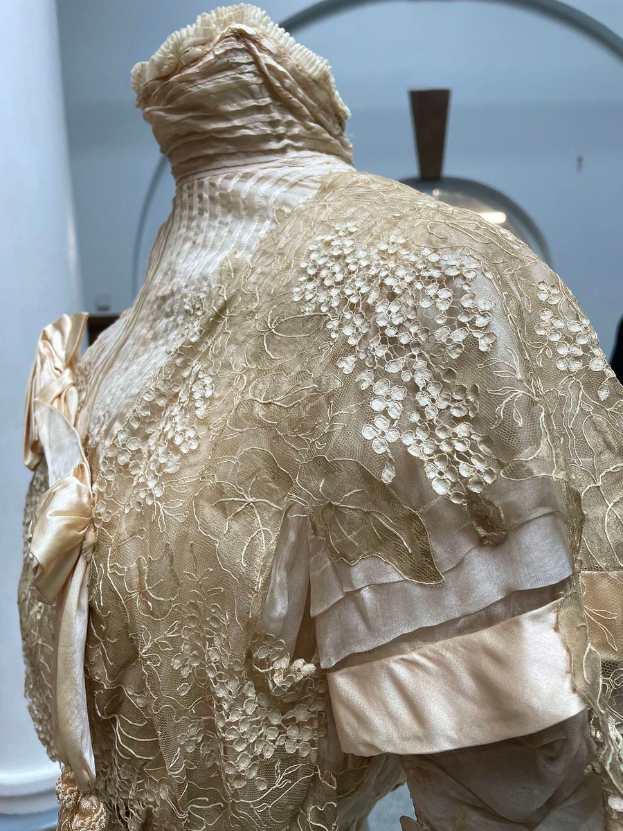 Salford Museum & Art Gallery (@salfordmuseum) on Twitter photo This week we've had a visit from A Level textile students <a href="/pendsfcollege/">Pendleton Sixth Form College</a>. They joined us to sketch embellishments from pieces in our costume & accessories collection!
Aren't these pieces incredible 😍 This week we've had a visit from A Level textile students <a href="/pendsfcollege/">Pendleton Sixth Form College</a>. They joined us to sketch embellishments from pieces in our costume & accessories collection!
Aren't these pieces incredible 😍