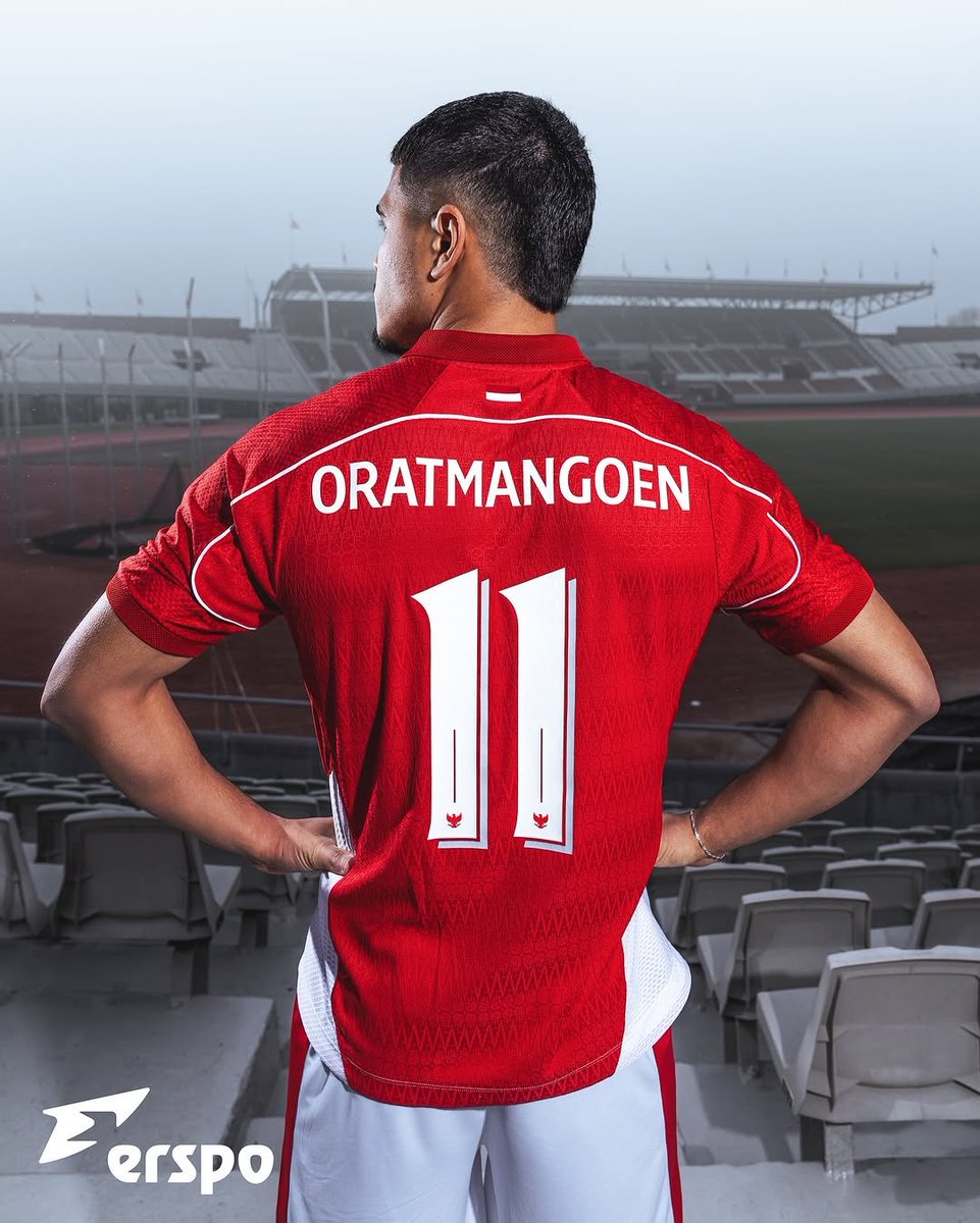 FaktaSepakbola's tweet photo. Gimana komentar nya untuk jersey terbaru Timnas Indonesia dari Erspo? 

📸 erspo https://t.co/qvAQRpQ9f6
