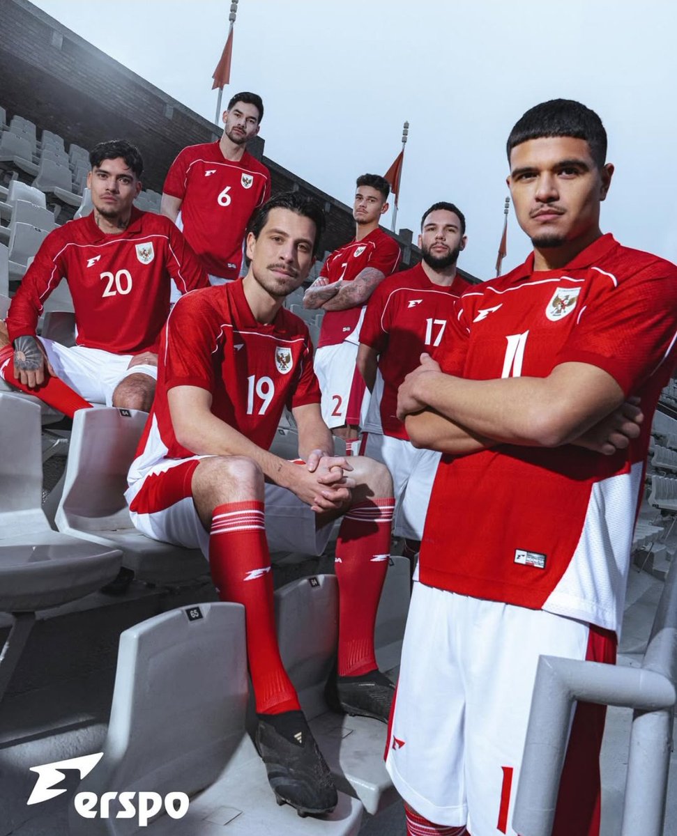 idextratime's tweet image. ✅ RESMI : Erspo memperkenalkan jersey kandang terbaru timnas Indonesia. 🇮🇩

Keren banget ancrit.. 👏🏼💥🤯🤯🤯
