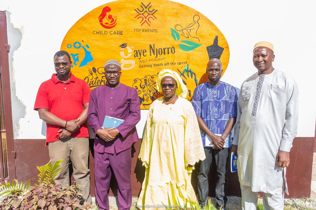 gayenjorrofoun1's tweet photo. 🔸From Agreement to Action: A Transformative Visit!

After the signing of the Memorandum of Understanding (MOU), we had the privilege of welcoming Future in Our Hands The Gambia to our new campus. 

This partnership exemplifies how TVET education can be a catalyst for change by:
▫️providing a detailed tour of our facilities, showcasing our devotion to empowering Gambian youth & women through TVET.
▫️addressing the unique challenges of rural communities.
▫️developing concrete action plans to align skills training with community needs.

With great appreciation, we acknowledge them for their relentless focus on rural development and for standing with us in the shared principle that skills-based education is essential for driving socio-economic development.