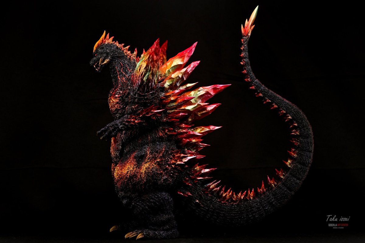 taku_issei's tweet photo. 完成✅

今回の燃焼作品「宇宙燃焼ゴジラ」を完成させた https://t.co/XQSR4Kxu82