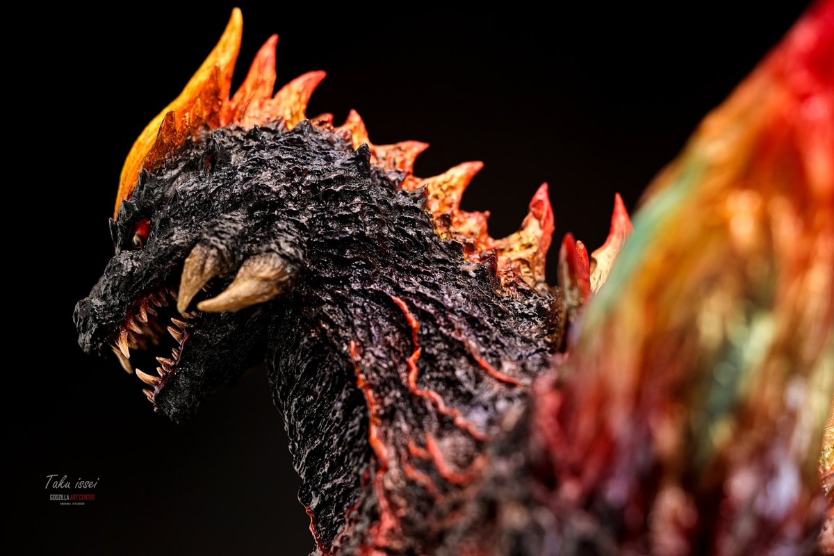 taku_issei's tweet photo. Burning Space Godzilla 

T’sfacto Space Godzilla 
完成しました、今回の依頼作品 https://t.co/vmb6NeI4xH