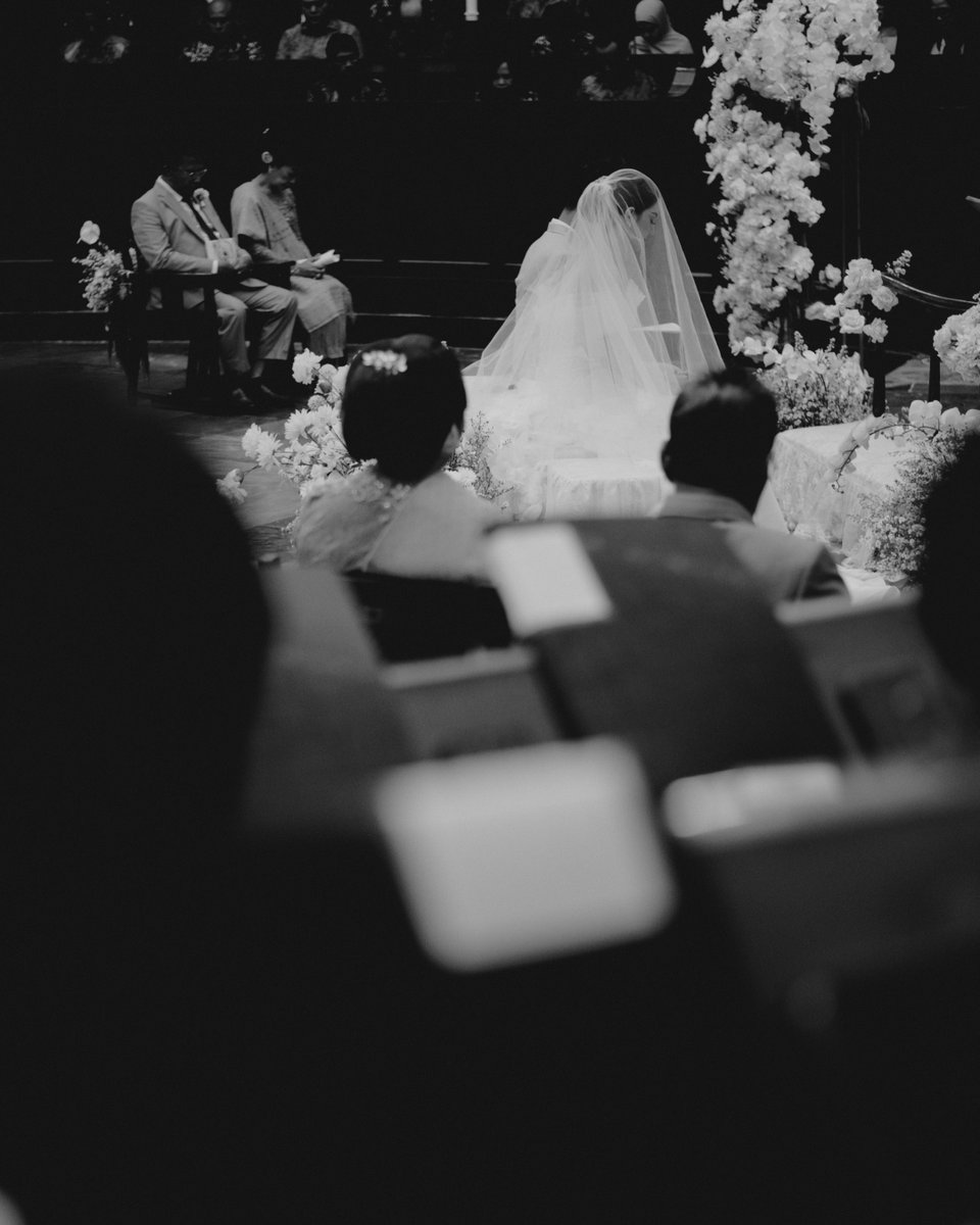 VisuelProject's tweet photo. “Her smile holds the radiance of a thousand suns; his gaze carries the depth of unspoken vows.” — from the wedding of Gabriella &amp; Andreas, Jakarta https://t.co/9qhcmA5G8q
