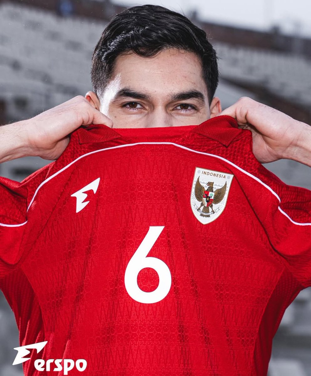 Detail jersey kandang baru timnas Indonesia. 🇮🇩😱

Beehhh kasus men.. 👏🏼👏🏼👏🏼🤯