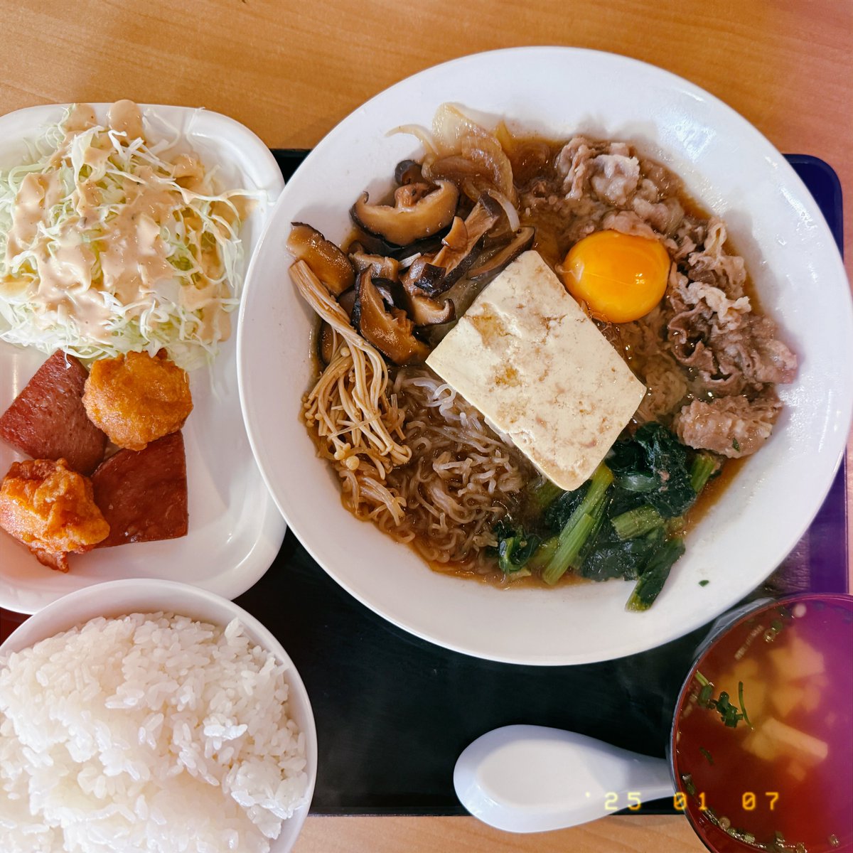 kinchiha's tweet photo. いちぎん食堂が、予定よりも2か月前倒しで閉店。先代が突然お亡くなりになってから、何もわからないまま、店を引き継いだご家族。人手不足や物価高騰のなか、営業時間を短縮したり、メニューを変更したりと継続のために苦心されていた。 https://t.co/2wx1XLo6iP
