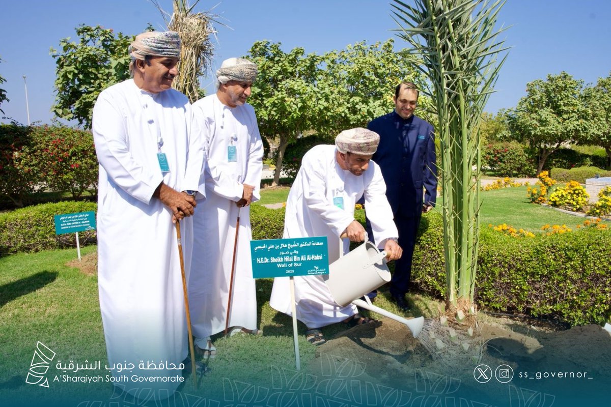 والي #صور يزور الشركة العمانية الهندية للسماد لتعزيز التعاون ودعم التنمية المستدامة

قام سعادة الشيخ الدكتور هلال بن علي بن سعود الحبسي، والي #صور، بزيارة ميدانية إلى الشركة العمانية الهندية للسماد، برفقة سعادة طالب بن علي البلوشي، عضو مجلس الشورى ممثل #ولاية_صور، ونواب الوالي،